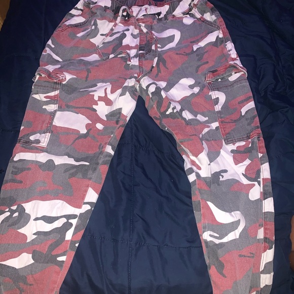 Red camo pants - Picture 2 of 4